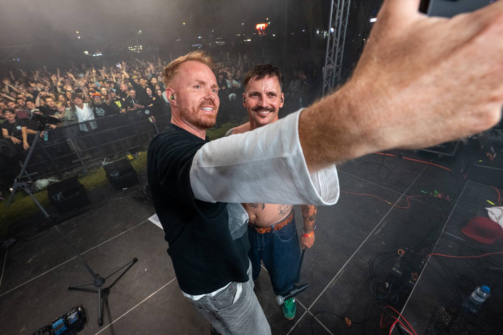Nad Hradcem Králové čtvrtý den Rock for People konečně vysvitlo slunce. Dorazili Within Temptation, Don Broco, Silent Planet i Alessi Rose