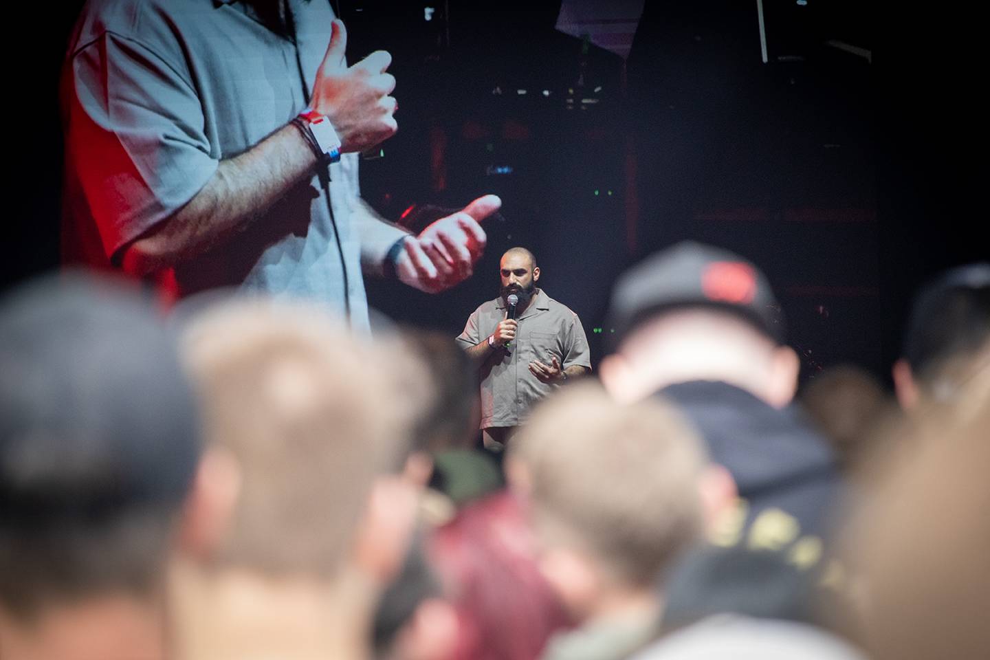 Čtvrtý den na Rock for People zazářili Silent Planet a Within Temptation, pobavil Tigran