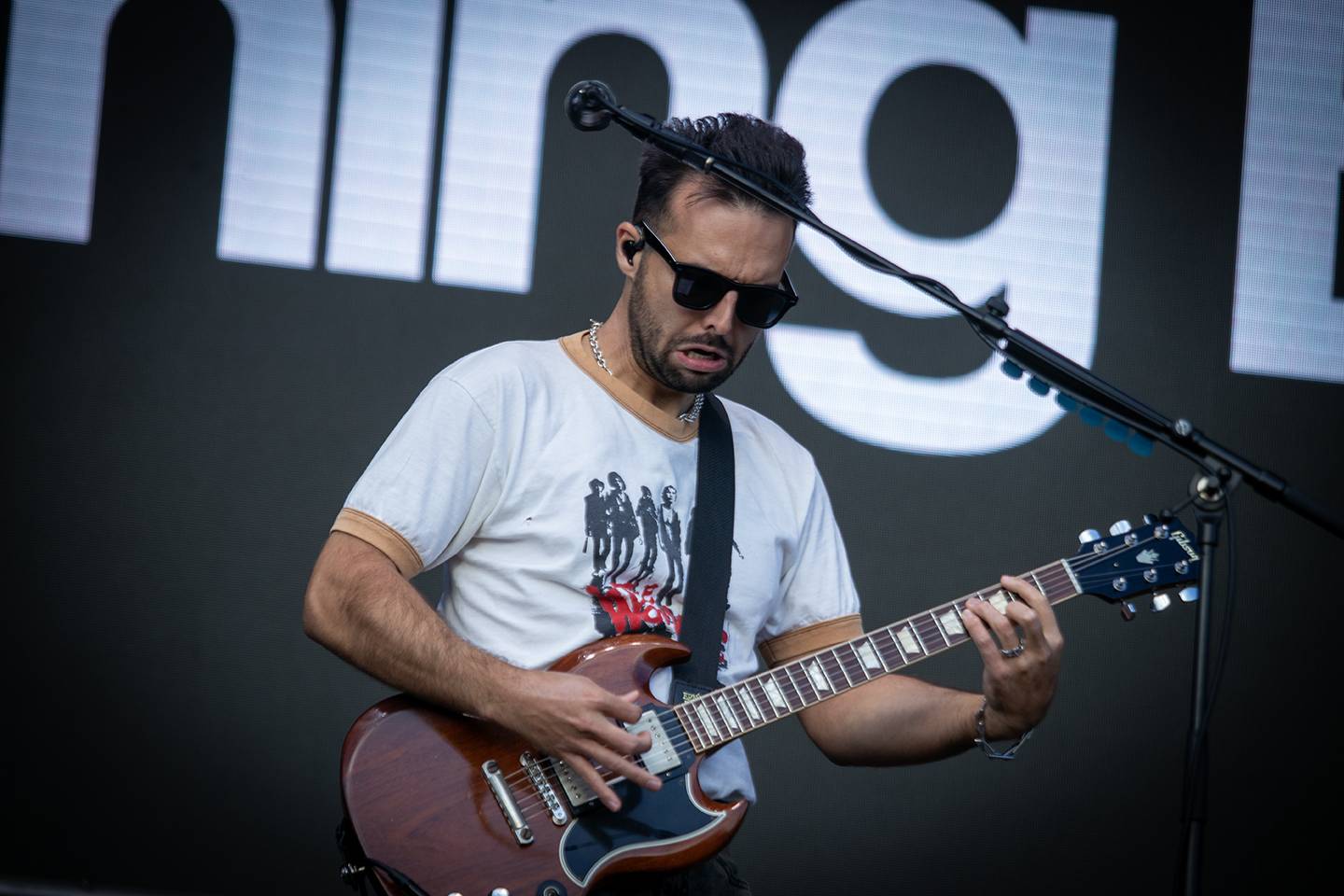 Čtvrtý den na Rock for People zazářili Silent Planet a Within Temptation, pobavil Tigran