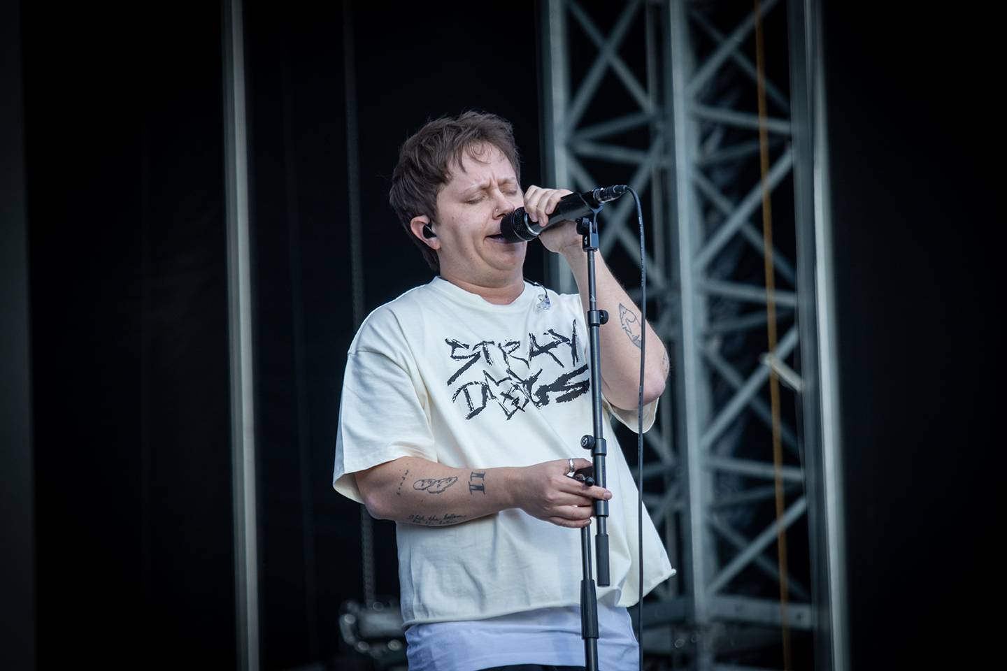 Čtvrtý den na Rock for People zazářili Silent Planet a Within Temptation, pobavil Tigran