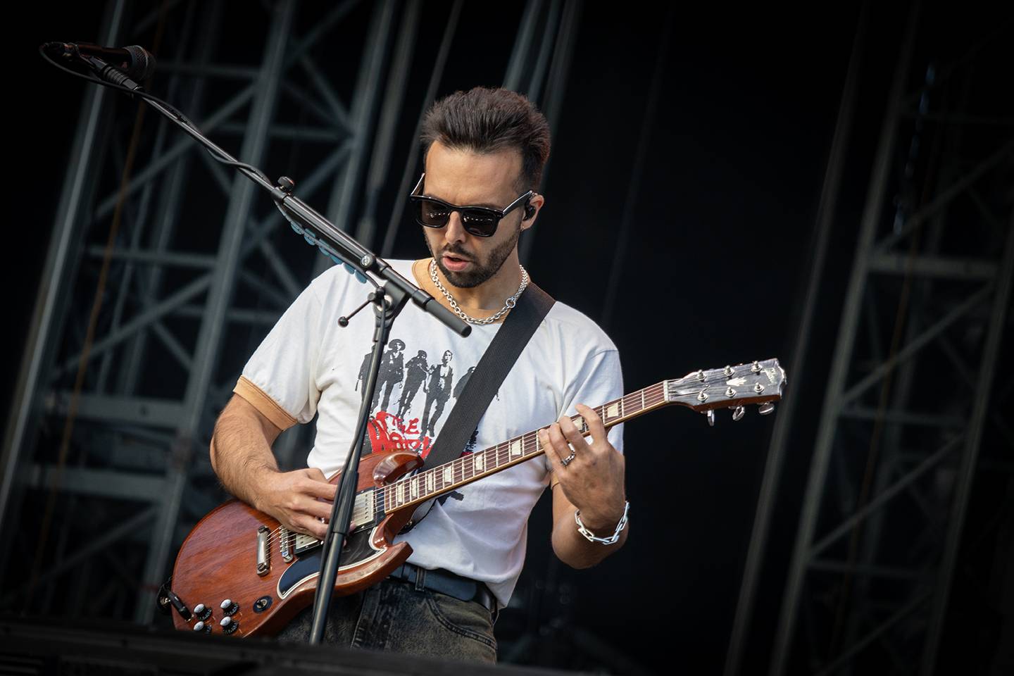 Čtvrtý den na Rock for People zazářili Silent Planet a Within Temptation, pobavil Tigran