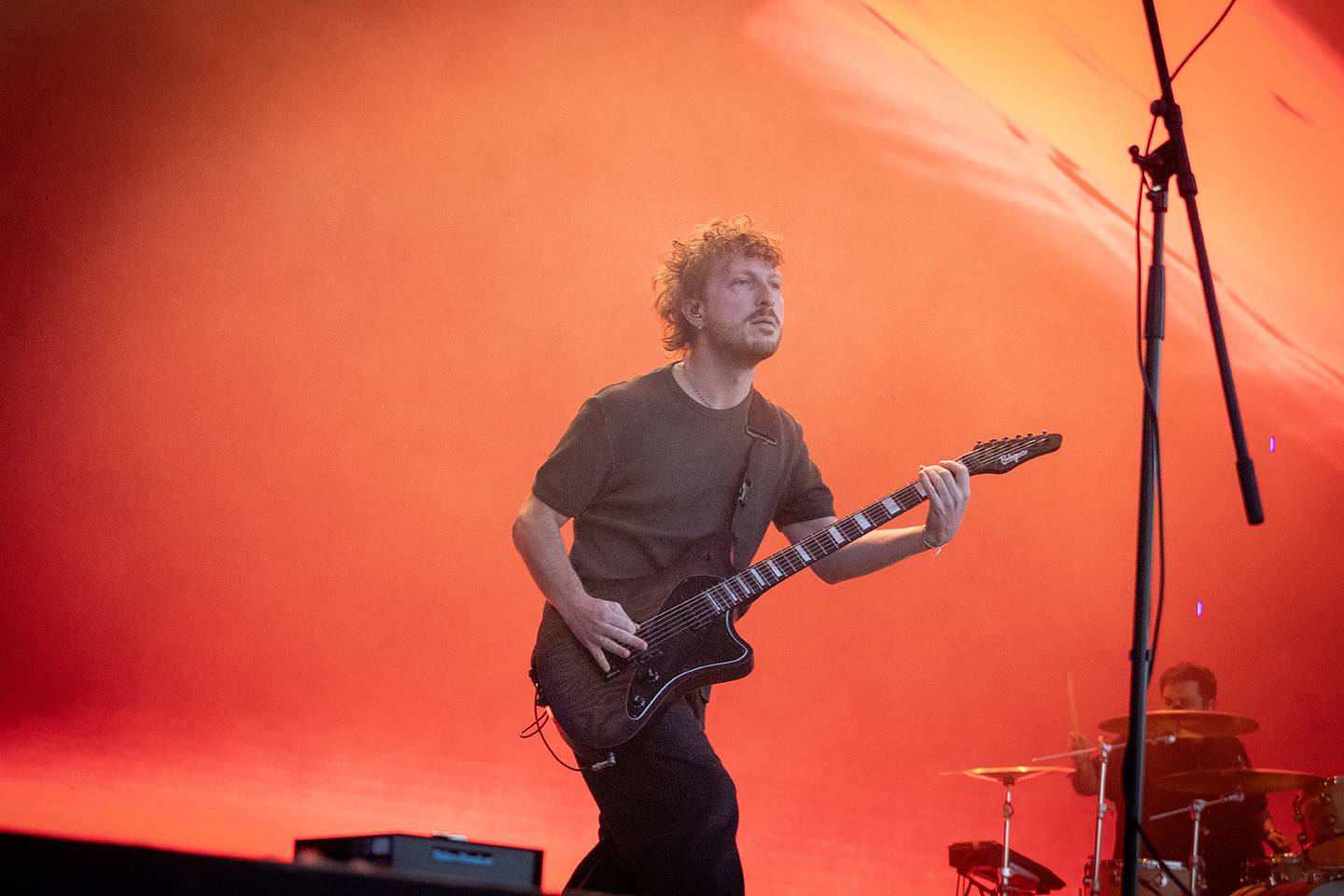 Čtvrtý den na Rock for People zazářili Silent Planet a Within Temptation, pobavil Tigran