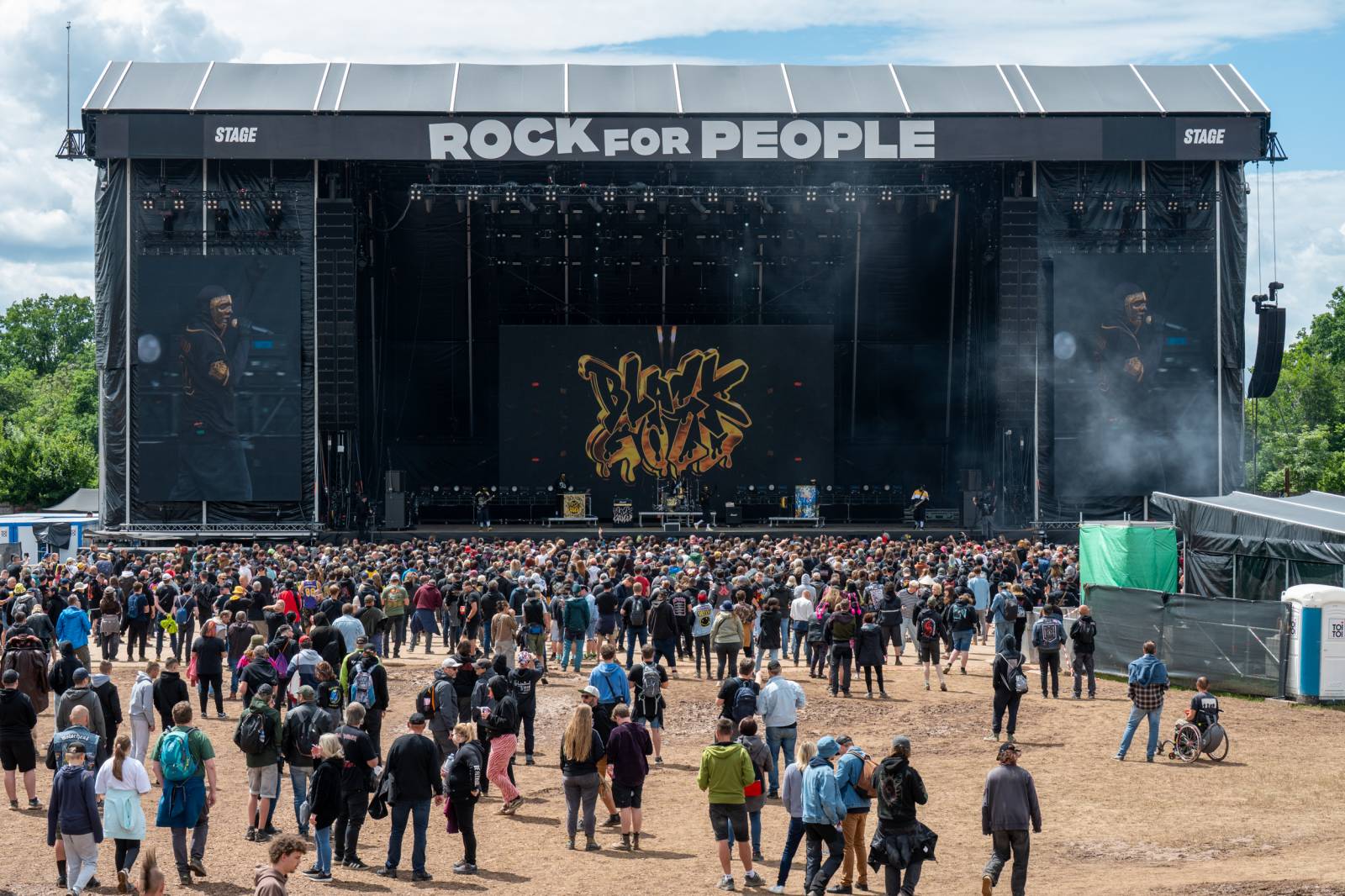 Lekce ryzího metalu od Iron Maiden, bravurní Alter Bridge i skvělý Dan Bárta. Takový byl poslední den na Rock for People
