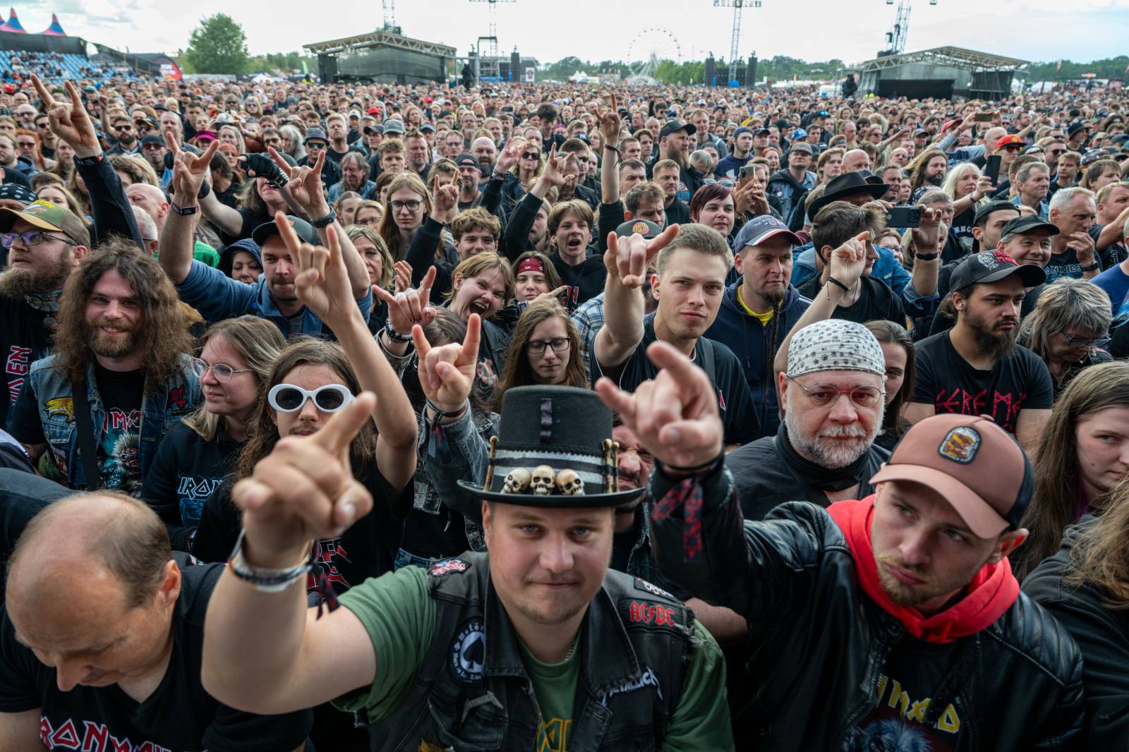 Lekce ryzího metalu od Iron Maiden, bravurní Alter Bridge i skvělý Dan Bárta. Takový byl poslední den na Rock for People