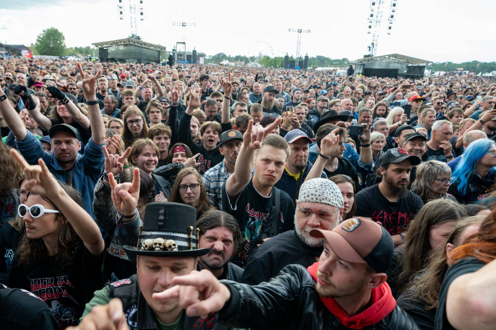 Lekce ryzího metalu od Iron Maiden, bravurní Alter Bridge i skvělý Dan Bárta. Takový byl poslední den na Rock for People