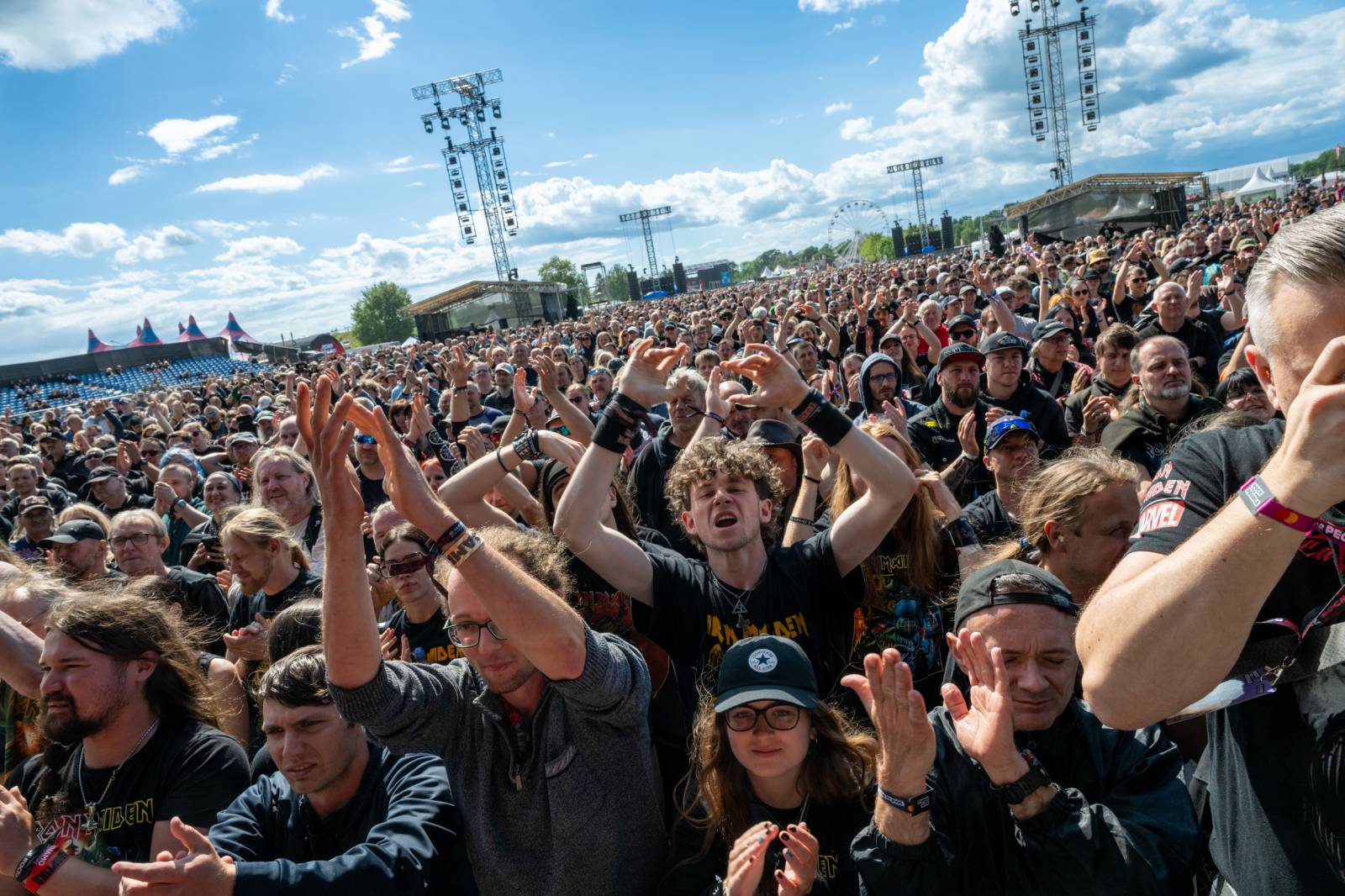 Lekce ryzího metalu od Iron Maiden, bravurní Alter Bridge i skvělý Dan Bárta. Takový byl poslední den na Rock for People
