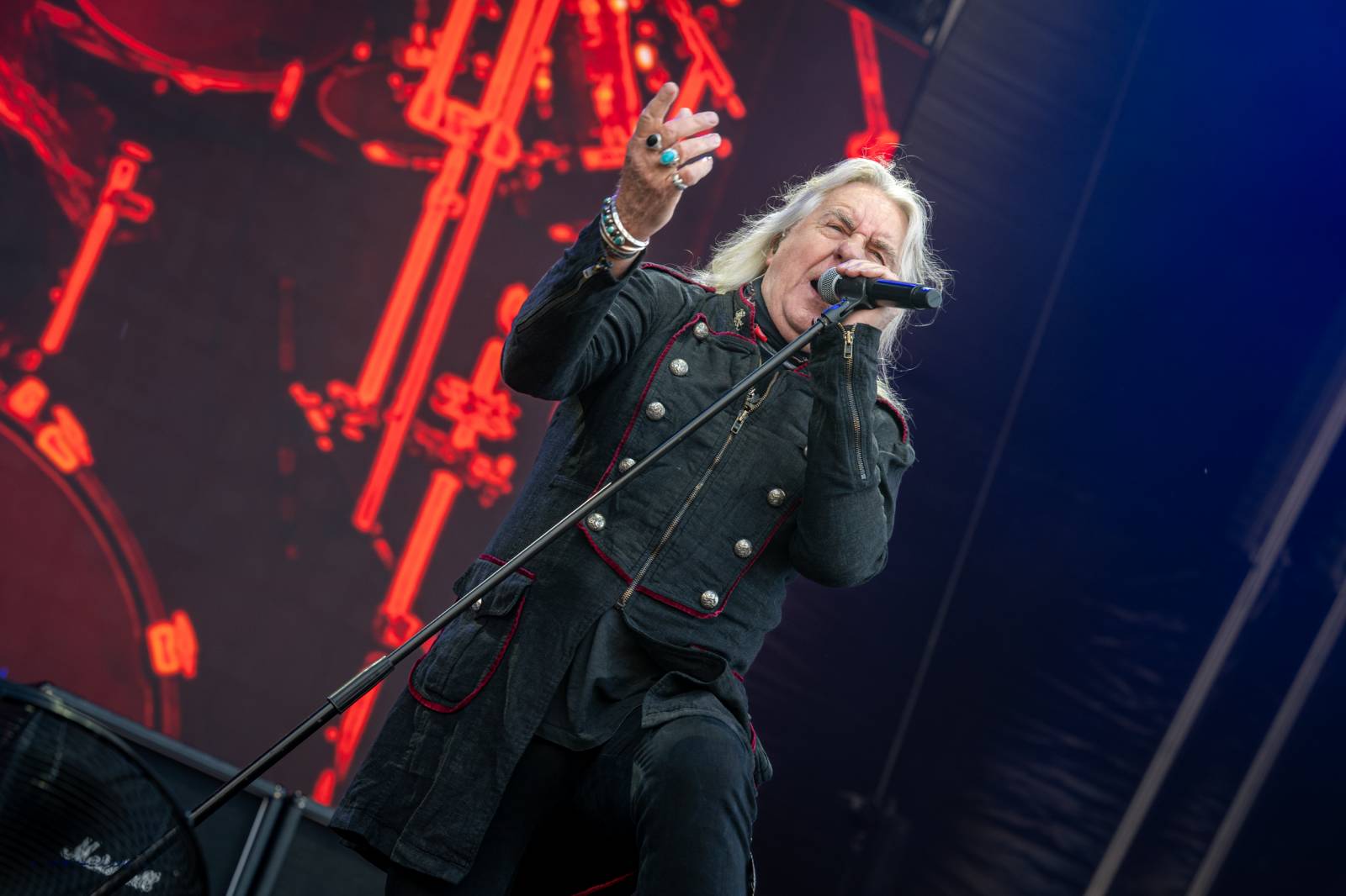 Lekce ryzího metalu od Iron Maiden, bravurní Alter Bridge i skvělý Dan Bárta. Takový byl poslední den na Rock for People