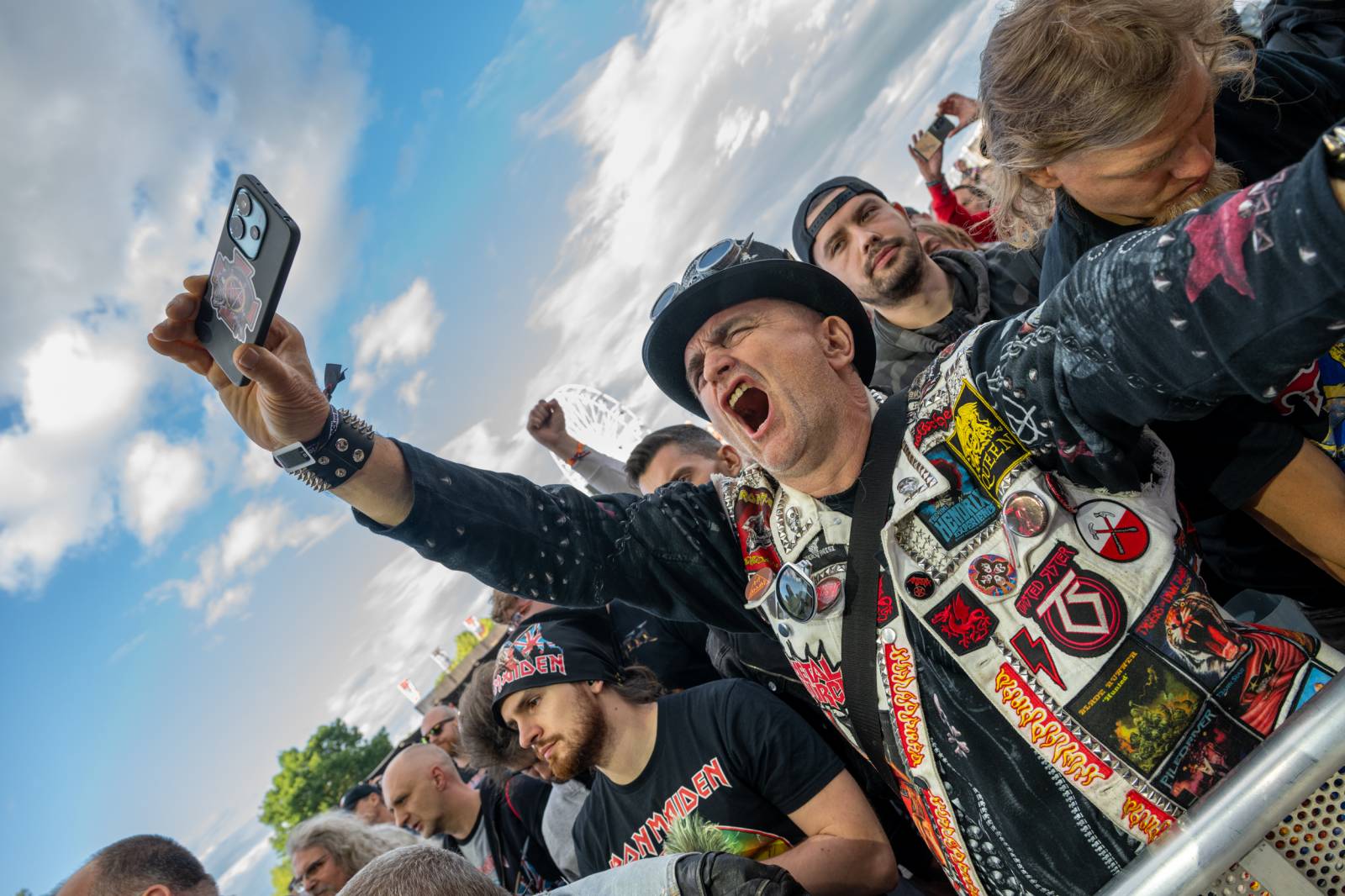 Lekce ryzího metalu od Iron Maiden, bravurní Alter Bridge i skvělý Dan Bárta. Takový byl poslední den na Rock for People
