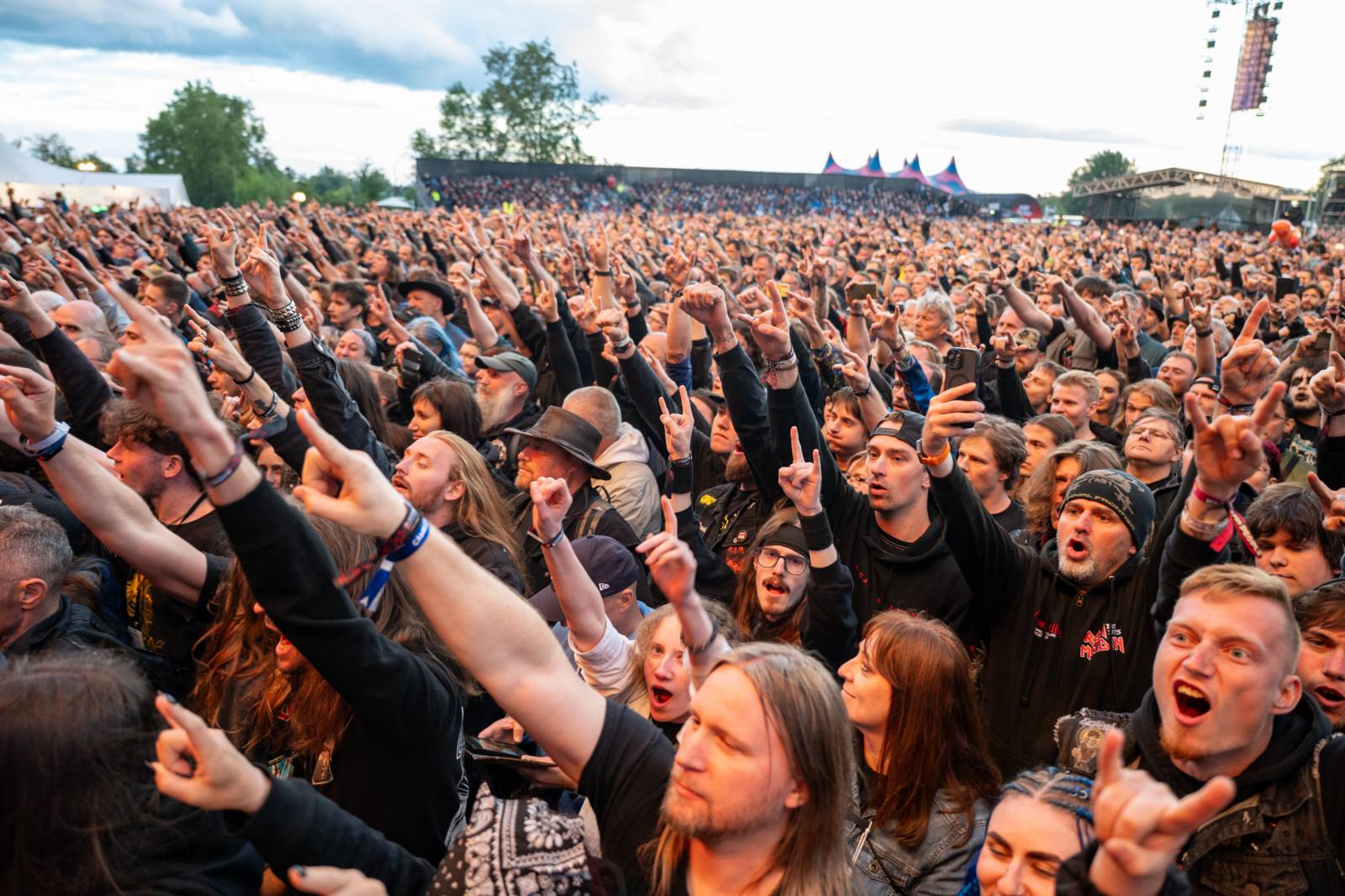 Lekce ryzího metalu od Iron Maiden, bravurní Alter Bridge i skvělý Dan Bárta. Takový byl poslední den na Rock for People