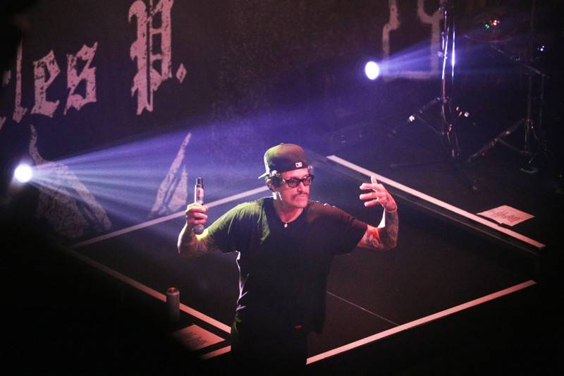 Jako utržení ze řetězu. Hollywood Undead vtrhli do Brna, doprovodili je The Truth Is Out There