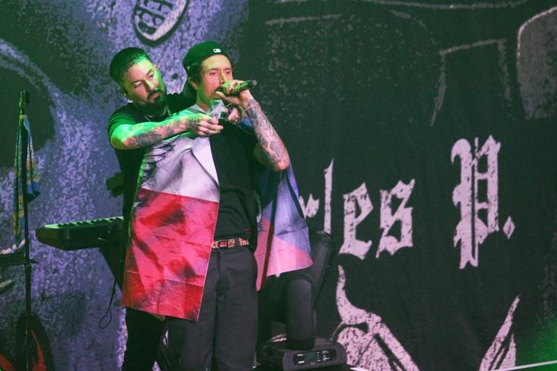 Jako utržení ze řetězu. Hollywood Undead vtrhli do Brna, doprovodili je The Truth Is Out There