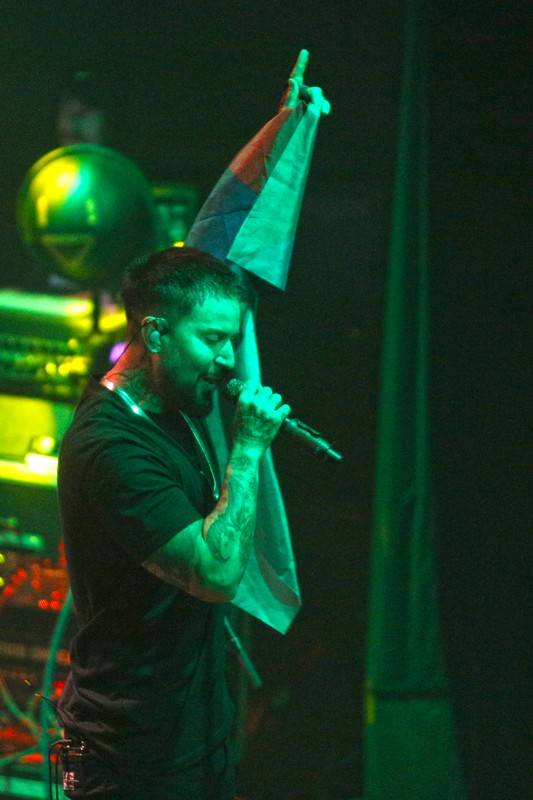 Jako utržení ze řetězu. Hollywood Undead vtrhli do Brna, doprovodili je The Truth Is Out There