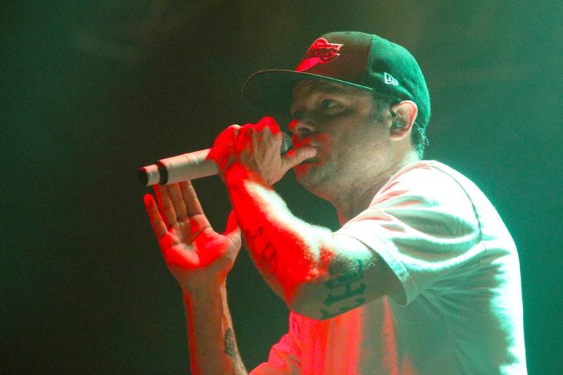 Jako utržení ze řetězu. Hollywood Undead vtrhli do Brna, doprovodili je The Truth Is Out There