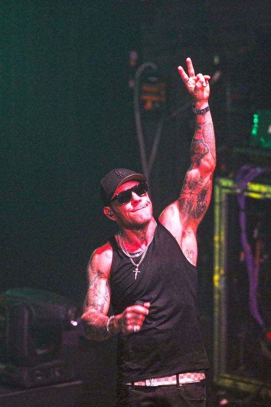 Jako utržení ze řetězu. Hollywood Undead vtrhli do Brna, doprovodili je The Truth Is Out There