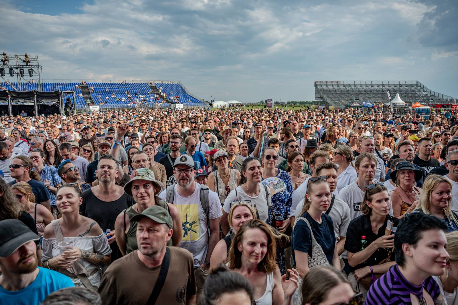 Slowdive si získali publikum na Metronome Prague. Bavili také Manic Street Preachers, Balu Brigada nebo Judeline