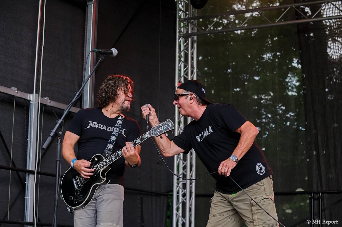 Hvězdou Rock for JK Manětín byli punkoví SPS. Žízeň publikum uhasilo s Alkeholem, zahrálo i Totální nasazení
