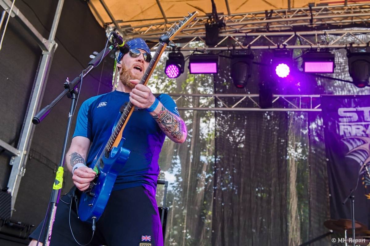 Hvězdou Rock for JK Manětín byli punkoví SPS. Žízeň publikum uhasilo s Alkeholem, zahrálo i Totální nasazení