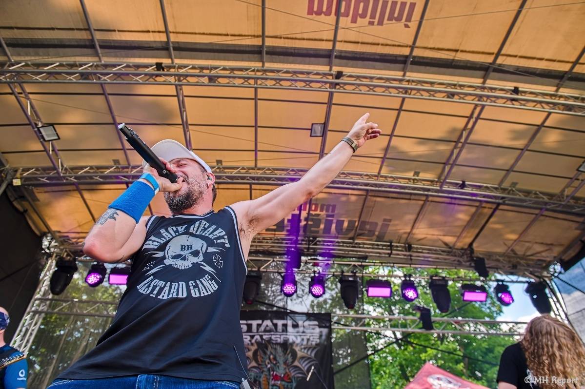 Hvězdou Rock for JK Manětín byli punkoví SPS. Žízeň publikum uhasilo s Alkeholem, zahrálo i Totální nasazení