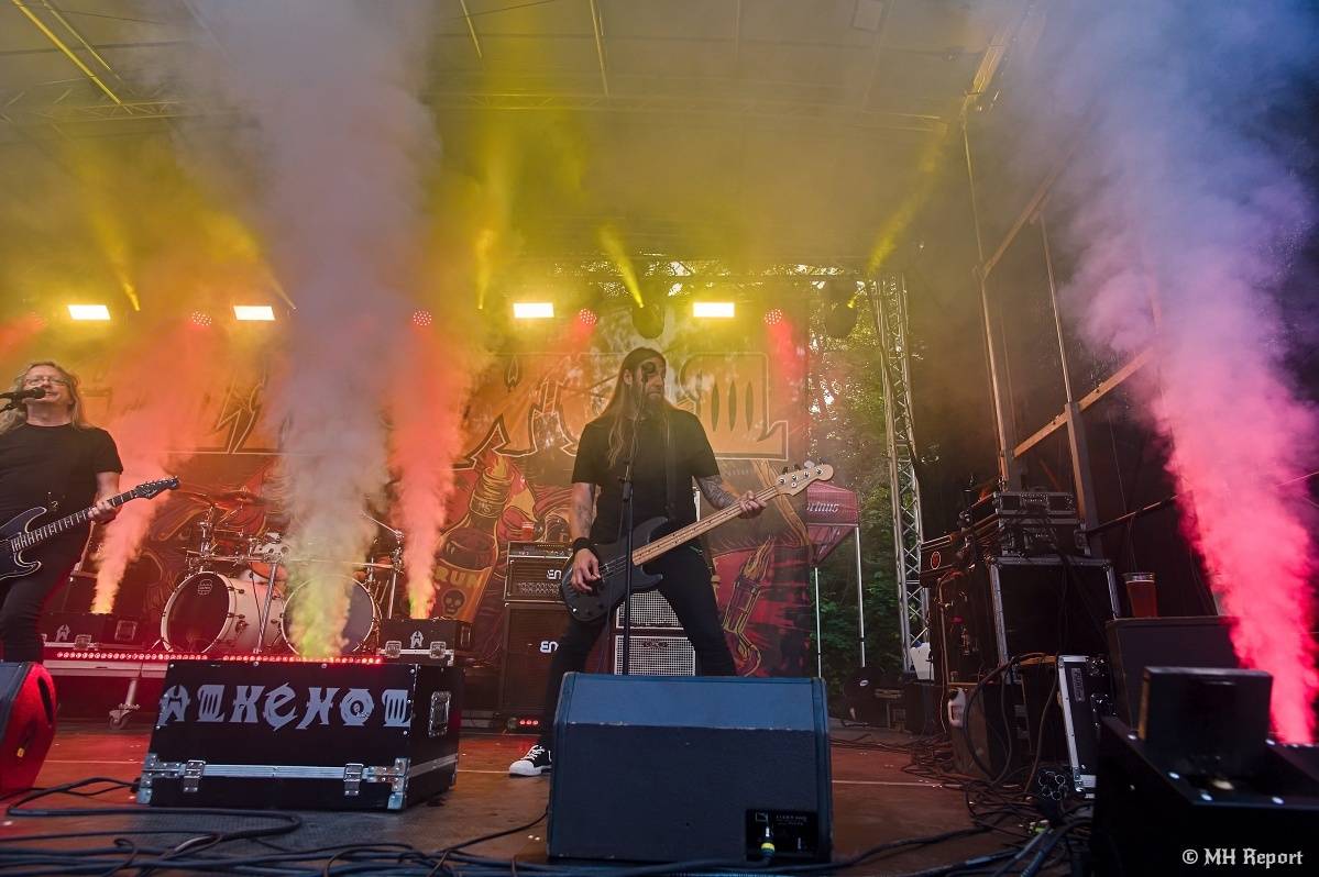 Hvězdou Rock for JK Manětín byli punkoví SPS. Žízeň publikum uhasilo s Alkeholem, zahrálo i Totální nasazení
