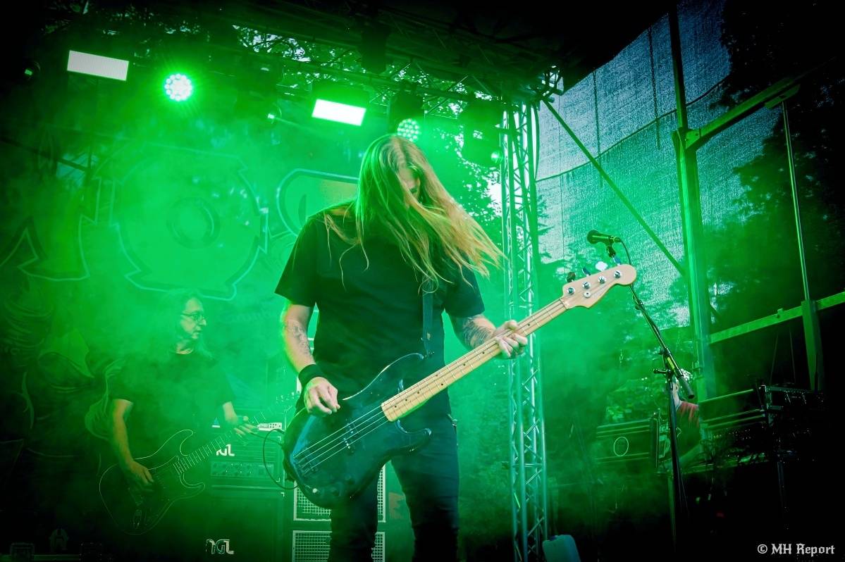 Hvězdou Rock for JK Manětín byli punkoví SPS. Žízeň publikum uhasilo s Alkeholem, zahrálo i Totální nasazení