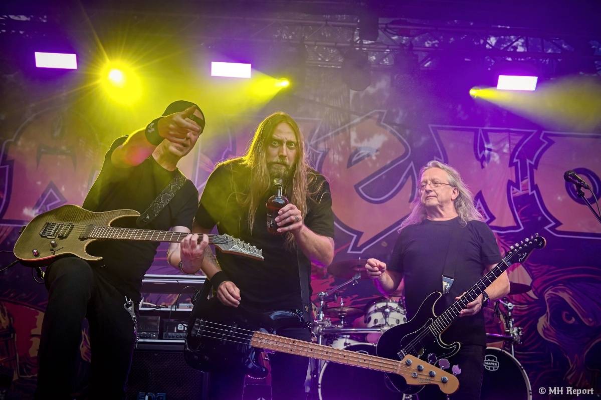 Hvězdou Rock for JK Manětín byli punkoví SPS. Žízeň publikum uhasilo s Alkeholem, zahrálo i Totální nasazení