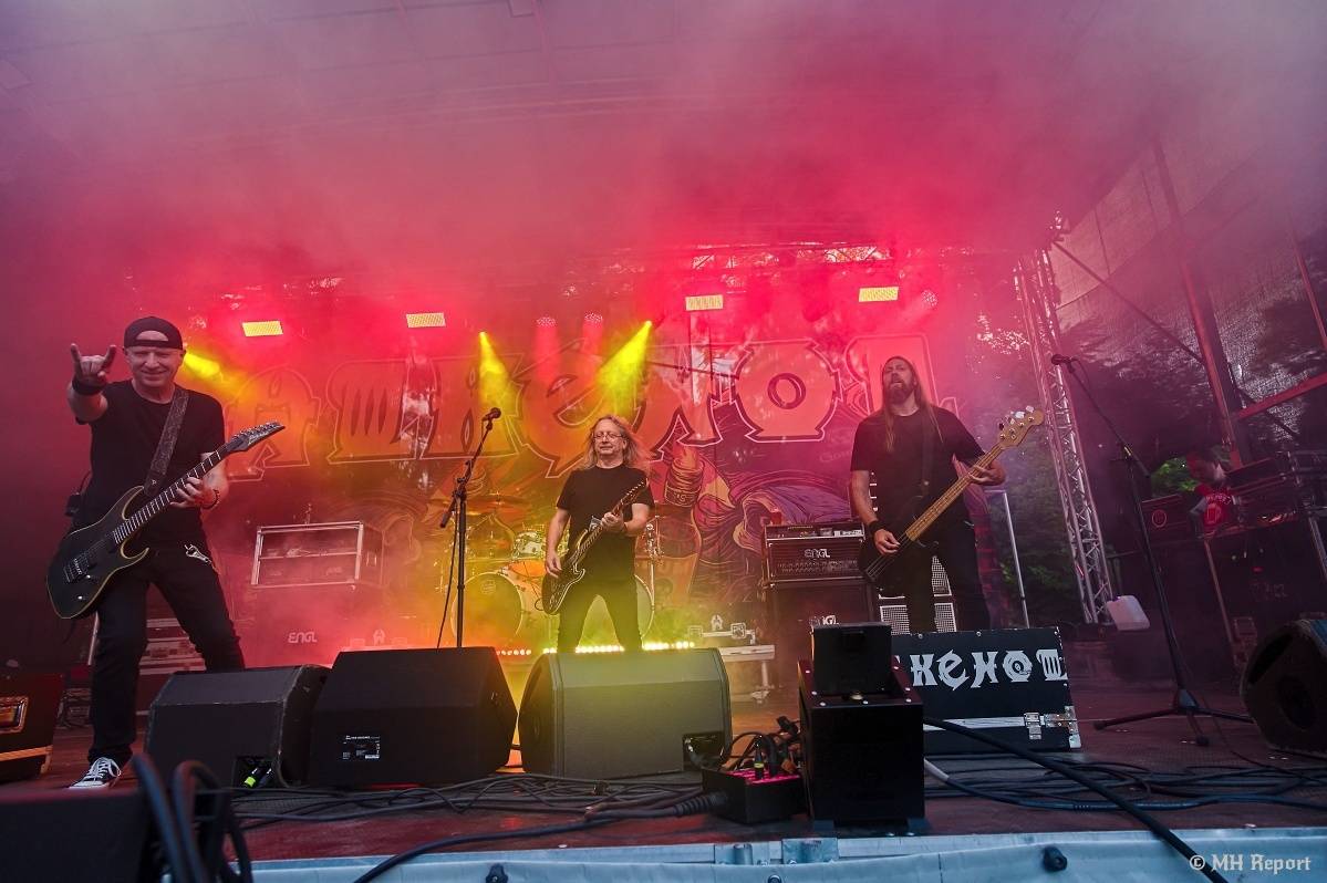 Hvězdou Rock for JK Manětín byli punkoví SPS. Žízeň publikum uhasilo s Alkeholem, zahrálo i Totální nasazení