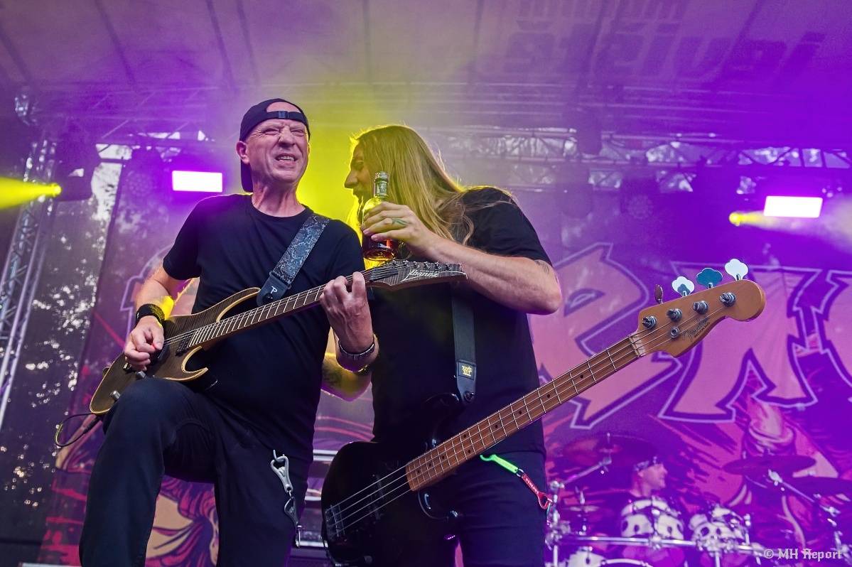Hvězdou Rock for JK Manětín byli punkoví SPS. Žízeň publikum uhasilo s Alkeholem, zahrálo i Totální nasazení