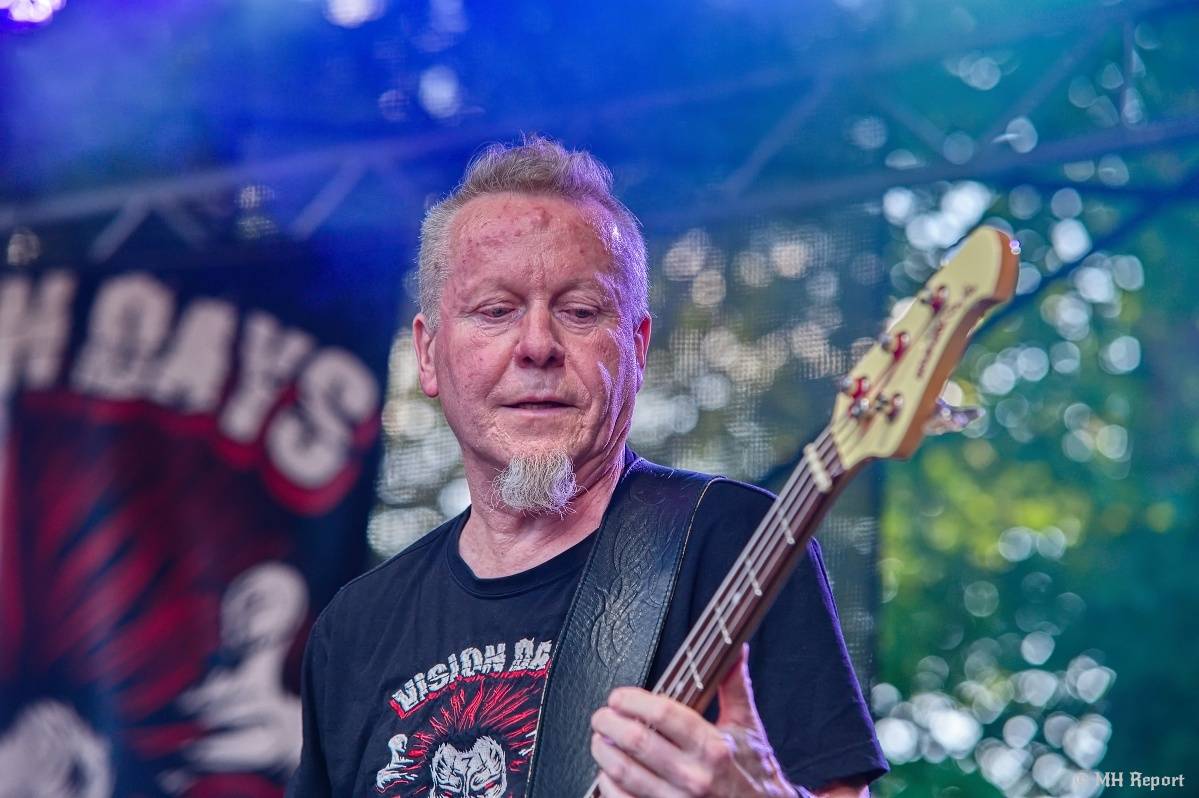 Hvězdou Rock for JK Manětín byli punkoví SPS. Žízeň publikum uhasilo s Alkeholem, zahrálo i Totální nasazení