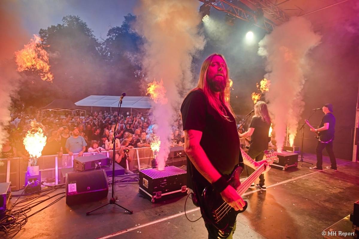 Hvězdou Rock for JK Manětín byli punkoví SPS. Žízeň publikum uhasilo s Alkeholem, zahrálo i Totální nasazení