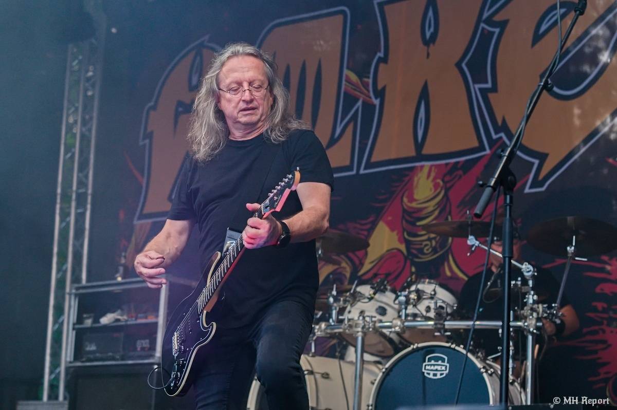 Hvězdou Rock for JK Manětín byli punkoví SPS. Žízeň publikum uhasilo s Alkeholem, zahrálo i Totální nasazení