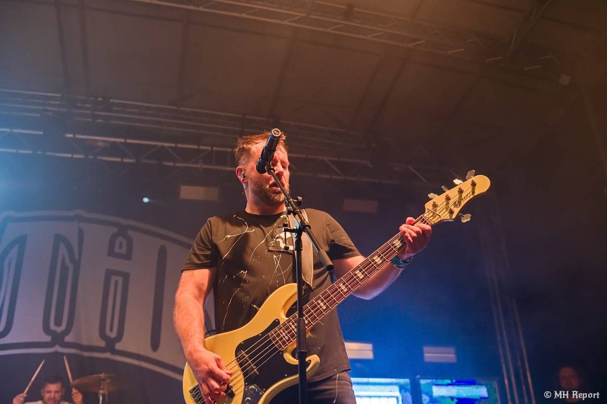 Hvězdou Rock for JK Manětín byli punkoví SPS. Žízeň publikum uhasilo s Alkeholem, zahrálo i Totální nasazení