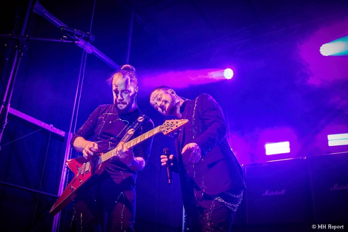 Hvězdou Rock for JK Manětín byli punkoví SPS. Žízeň publikum uhasilo s Alkeholem, zahrálo i Totální nasazení