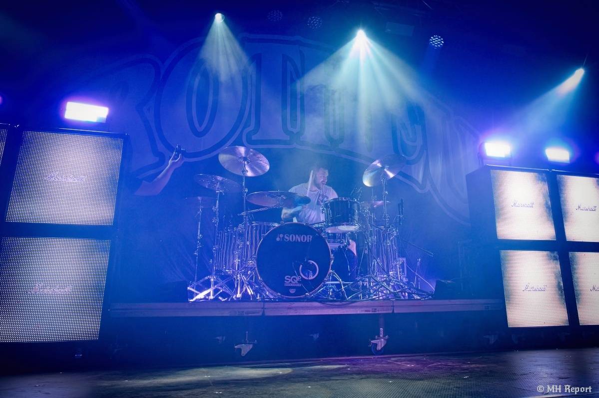 Hvězdou Rock for JK Manětín byli punkoví SPS. Žízeň publikum uhasilo s Alkeholem, zahrálo i Totální nasazení