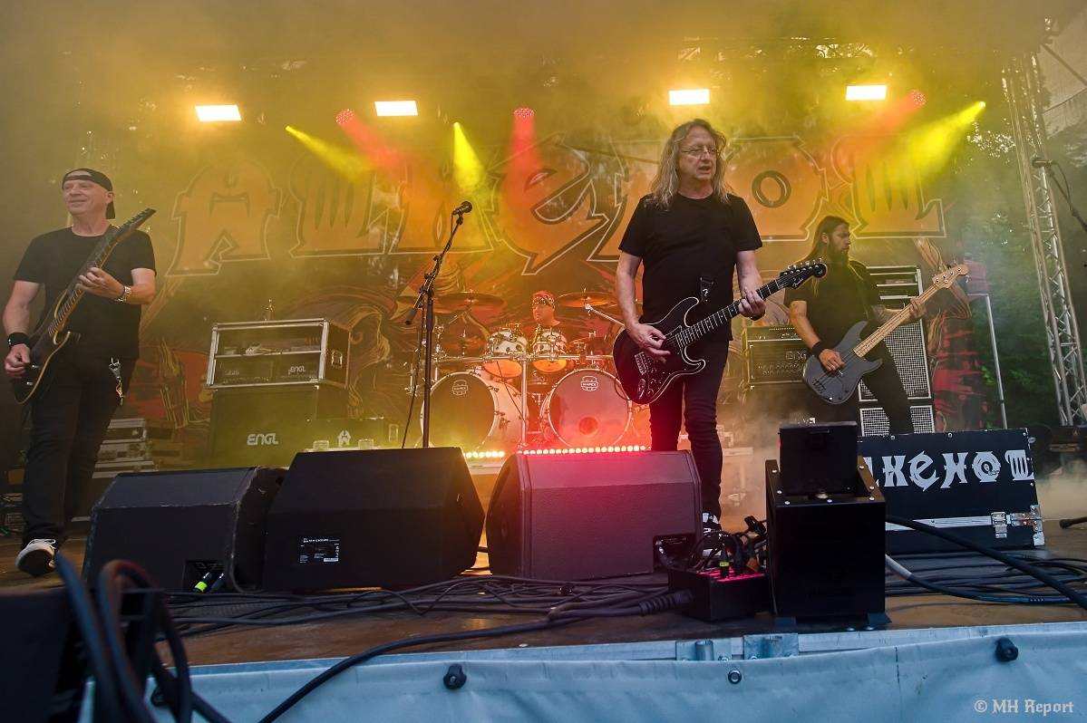 Hvězdou Rock for JK Manětín byli punkoví SPS. Žízeň publikum uhasilo s Alkeholem, zahrálo i Totální nasazení