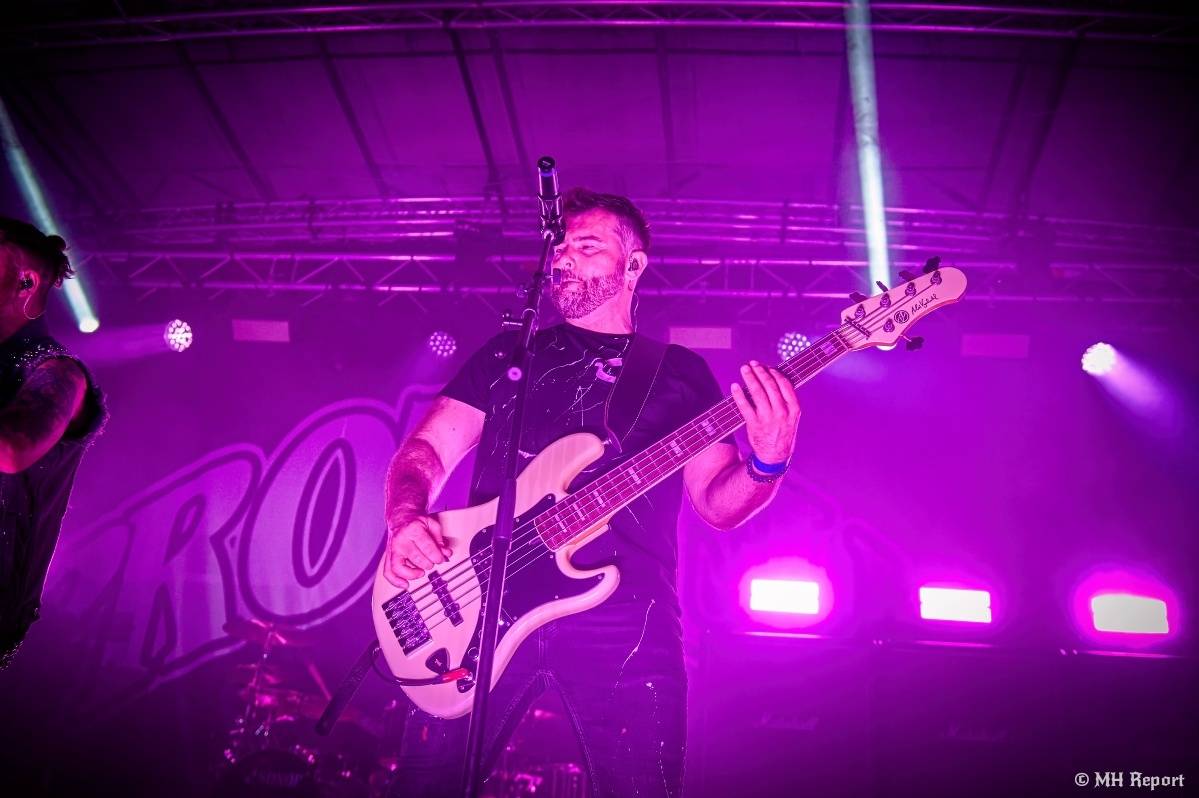 Hvězdou Rock for JK Manětín byli punkoví SPS. Žízeň publikum uhasilo s Alkeholem, zahrálo i Totální nasazení