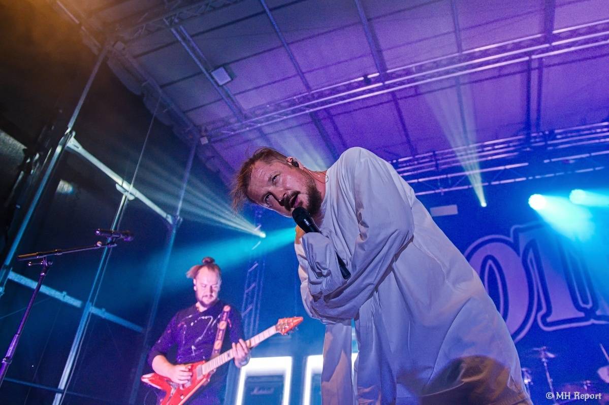 Hvězdou Rock for JK Manětín byli punkoví SPS. Žízeň publikum uhasilo s Alkeholem, zahrálo i Totální nasazení