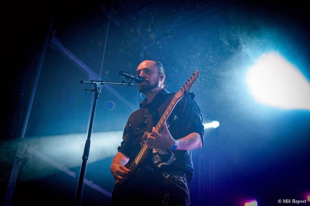 Hvězdou Rock for JK Manětín byli punkoví SPS. Žízeň publikum uhasilo s Alkeholem, zahrálo i Totální nasazení