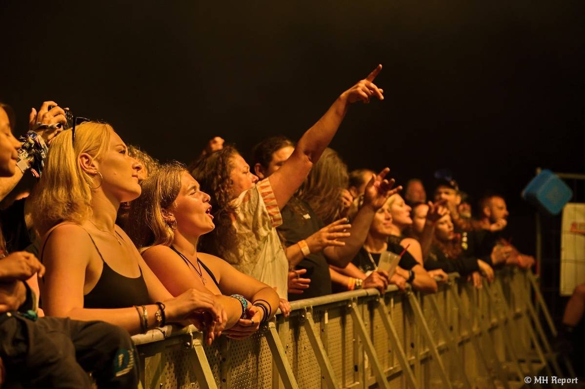Hvězdou Rock for JK Manětín byli punkoví SPS. Žízeň publikum uhasilo s Alkeholem, zahrálo i Totální nasazení