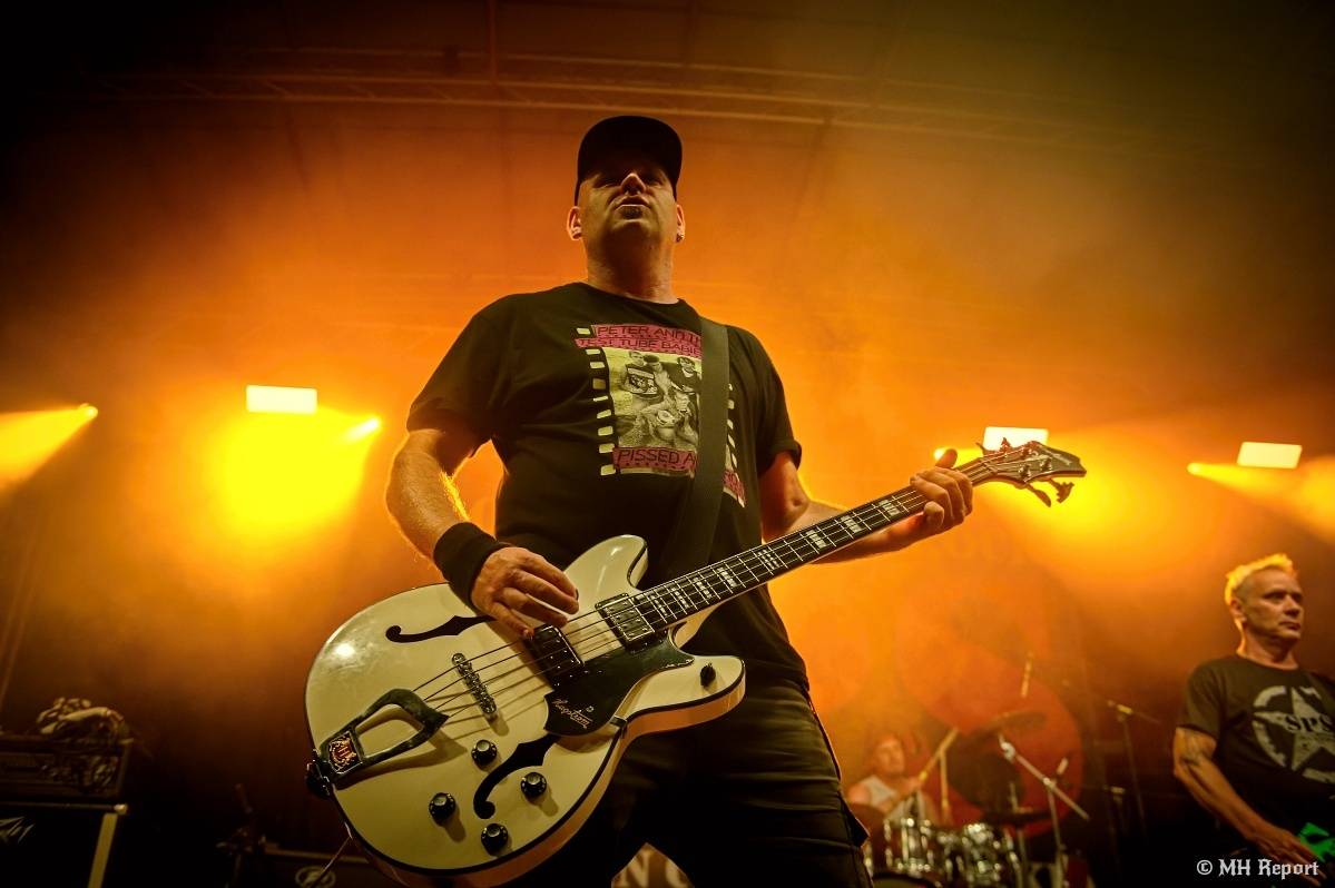 Hvězdou Rock for JK Manětín byli punkoví SPS. Žízeň publikum uhasilo s Alkeholem, zahrálo i Totální nasazení