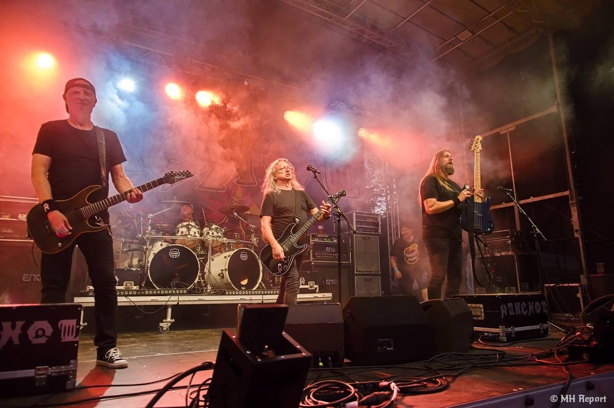 Hvězdou Rock for JK Manětín byli punkoví SPS. Žízeň publikum uhasilo s Alkeholem, zahrálo i Totální nasazení