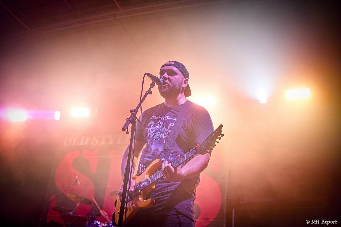 Hvězdou Rock for JK Manětín byli punkoví SPS. Žízeň publikum uhasilo s Alkeholem, zahrálo i Totální nasazení