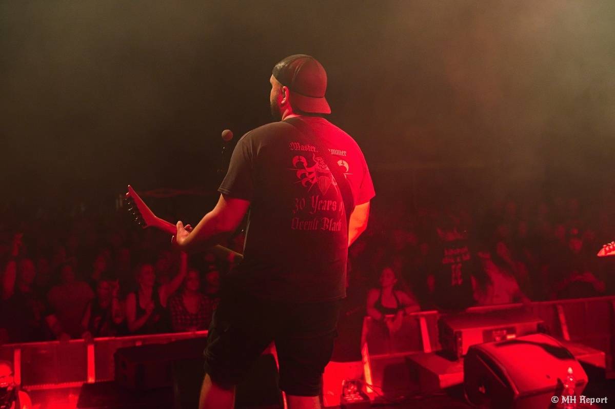 Hvězdou Rock for JK Manětín byli punkoví SPS. Žízeň publikum uhasilo s Alkeholem, zahrálo i Totální nasazení