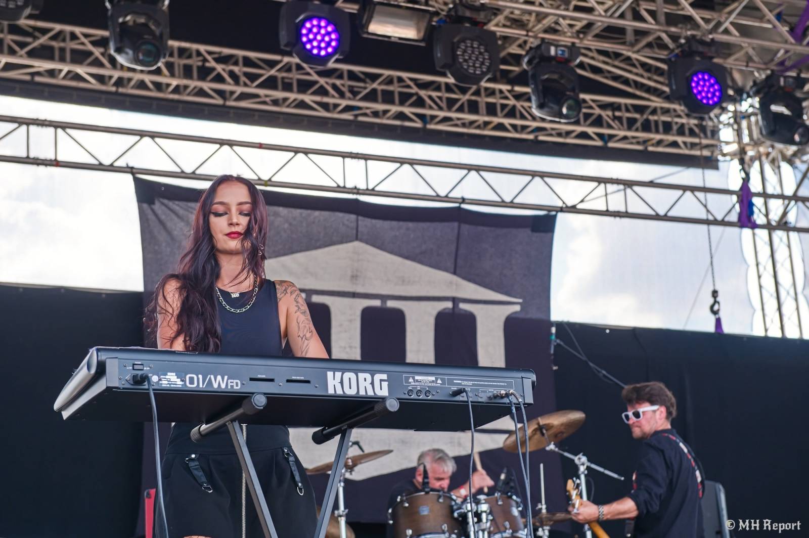 Basinfirefest odstartoval ve velkém stylu. Čtvrtek nabídl koncerty Arakainu, Freedom Call i Death To All