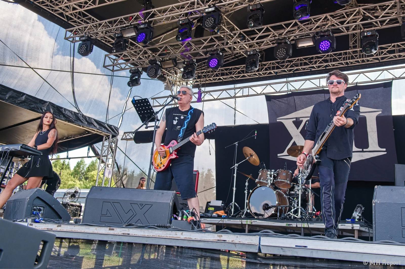 Basinfirefest odstartoval ve velkém stylu. Čtvrtek nabídl koncerty Arakainu, Freedom Call i Death To All