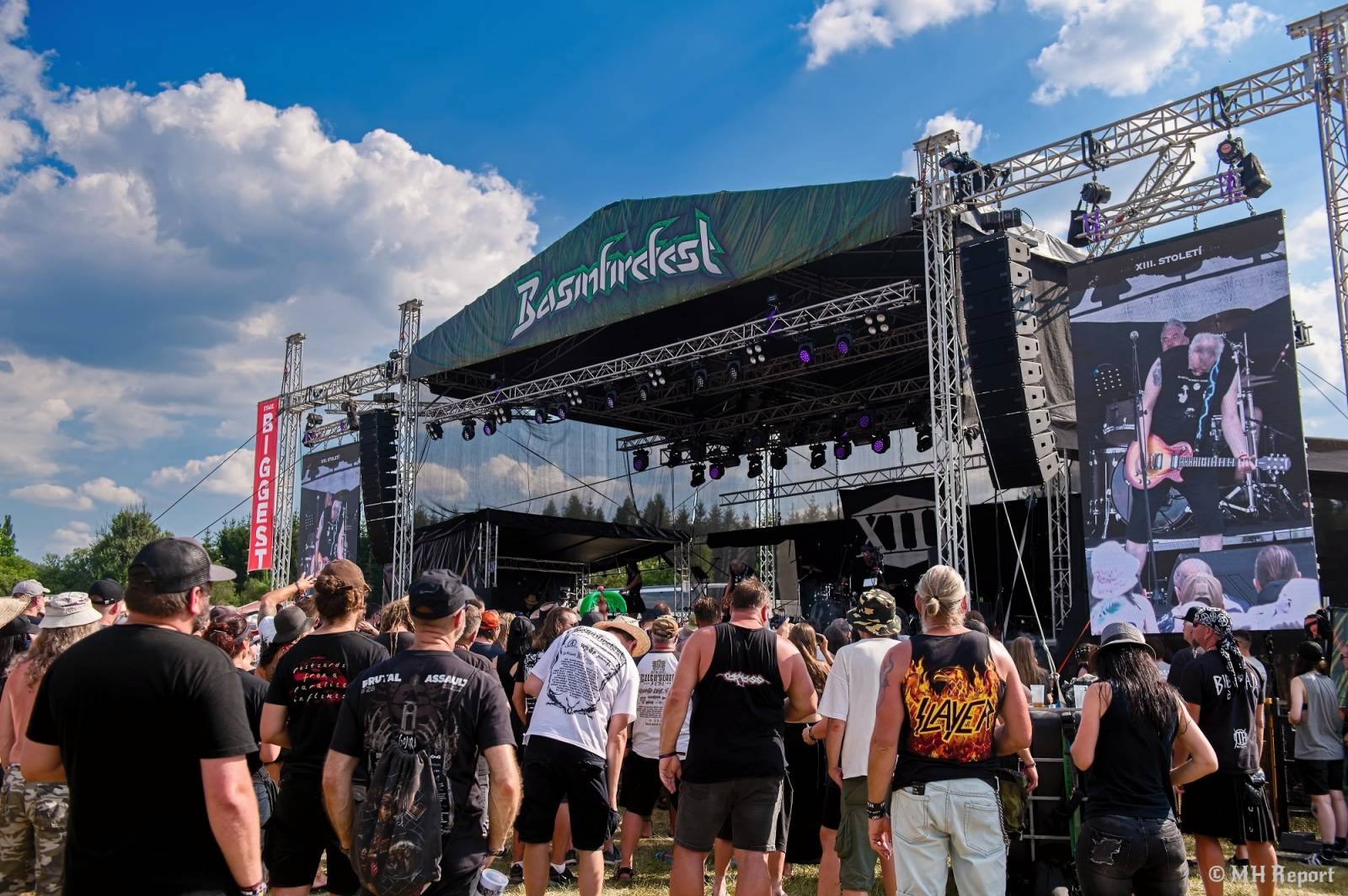 Basinfirefest odstartoval ve velkém stylu. Čtvrtek nabídl koncerty Arakainu, Freedom Call i Death To All