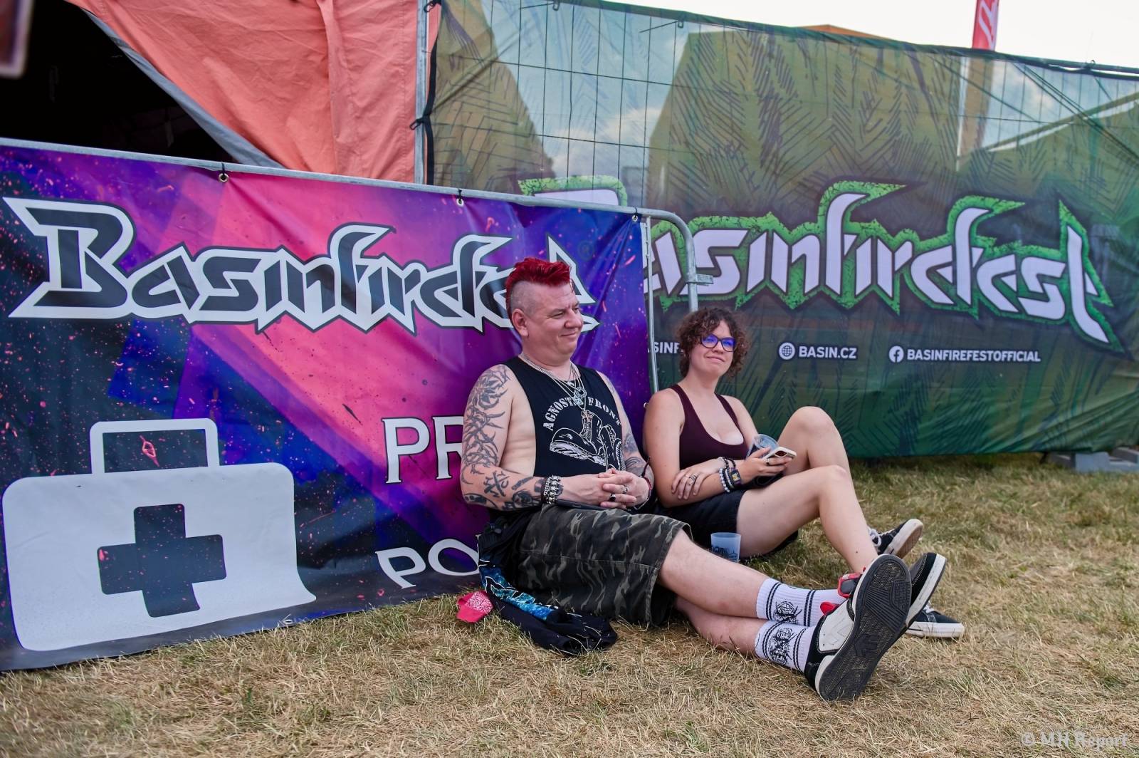 Basinfirefest odstartoval ve velkém stylu. Čtvrtek nabídl koncerty Arakainu, Freedom Call i Death To All