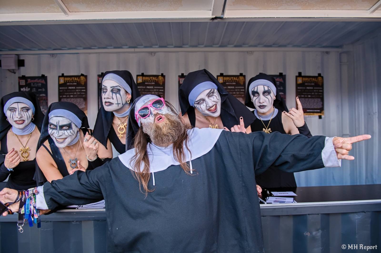 Basinfirefest odstartoval ve velkém stylu. Čtvrtek nabídl koncerty Arakainu, Freedom Call i Death To All