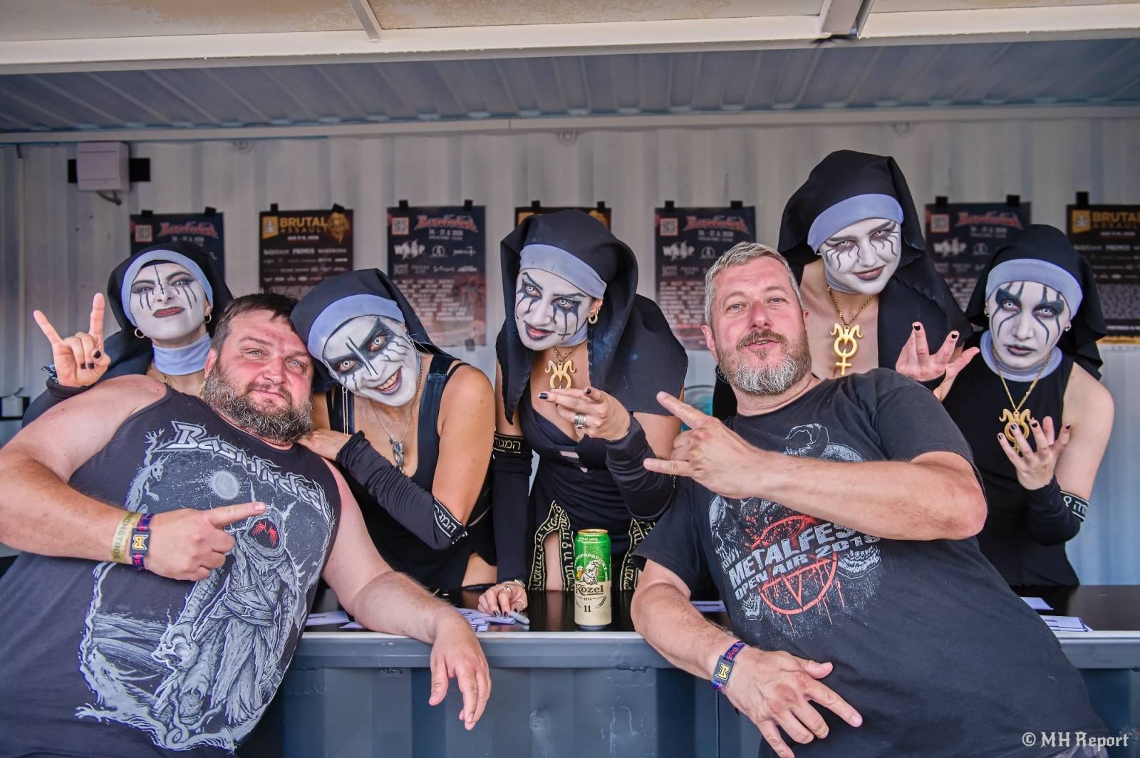 Basinfirefest odstartoval ve velkém stylu. Čtvrtek nabídl koncerty Arakainu, Freedom Call i Death To All