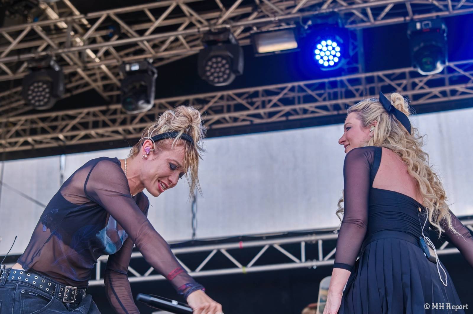 Basinfirefest odstartoval ve velkém stylu. Čtvrtek nabídl koncerty Arakainu, Freedom Call i Death To All