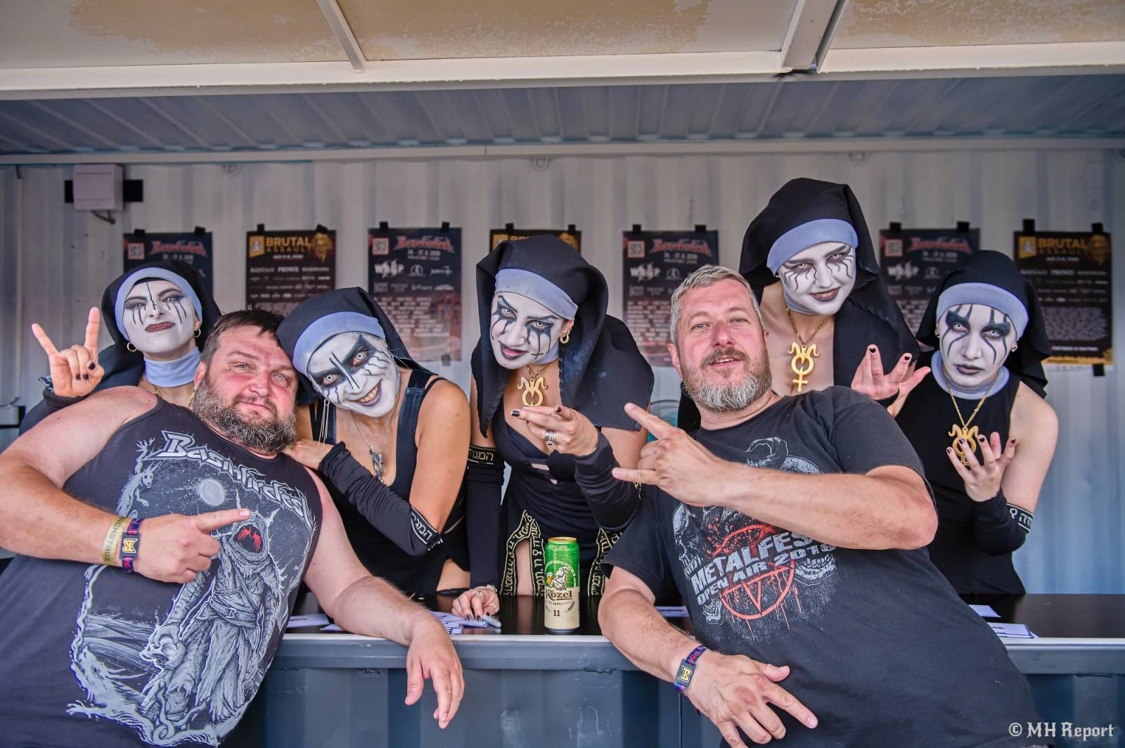 Basinfirefest odstartoval ve velkém stylu. Čtvrtek nabídl koncerty Arakainu, Freedom Call i Death To All